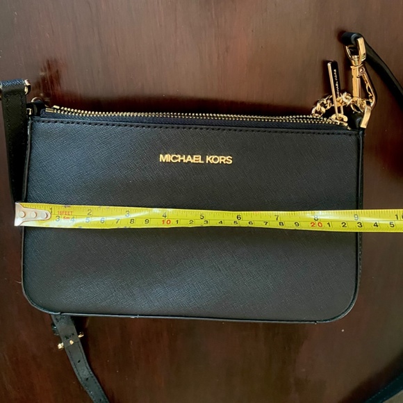 Michael Kors Jetset Crossbody - Picture 6 of 7